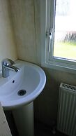 Inviting 3 Bedrooms Caravan gas Central Heating