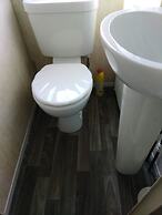 Inviting 3 Bedrooms Caravan gas Central Heating