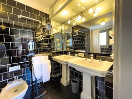 Angelats Hotel