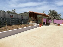 Eco Studio Flat Kalyvia Thorikou, Greece