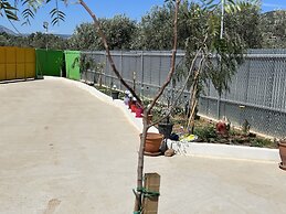 Eco Studio Flat Kalyvia Thorikou, Greece