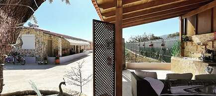 Eco Studio Flat Kalyvia Thorikou, Greece