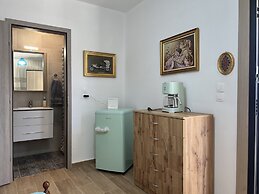 Eco Studio Flat Kalyvia Thorikou, Greece