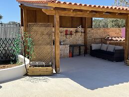 Eco Studio Flat Kalyvia Thorikou, Greece