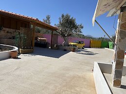 Eco Studio Flat Kalyvia Thorikou, Greece