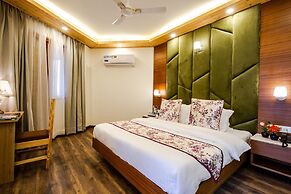 Anand Vardhan Resorts