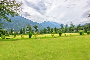 Anand Vardhan Resorts