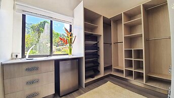 La Residencia by Villa Alejandro