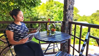 La Residencia by Villa Alejandro