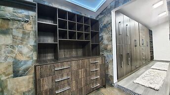 La Residencia by Villa Alejandro