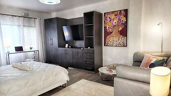 La Residencia by Villa Alejandro