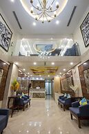 Golden Legend Palace Hotel