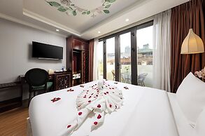 Golden Legend Palace Hotel