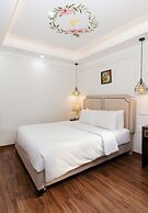 Golden Legend Palace Hotel