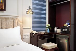 Golden Legend Palace Hotel