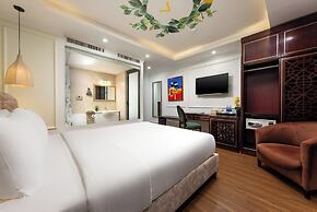 Golden Legend Palace Hotel