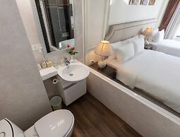 Golden Legend Palace Hotel