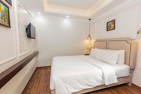 Golden Legend Palace Hotel