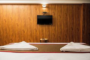 HOTEL ASRANI INTERNATIONAL