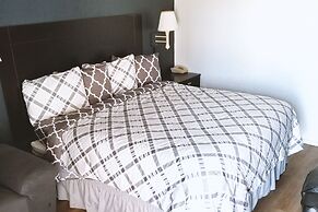 Sky-Palace Inn & Suites Hutchinson