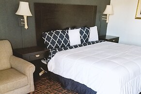 Sky-Palace Inn & Suites Hutchinson