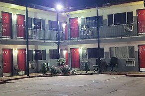 Sky-Palace Inn & Suites Hutchinson