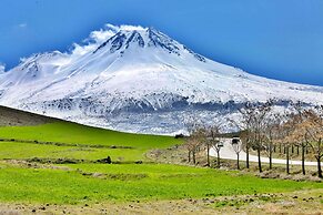 Karbeyaz Hotel & Resort