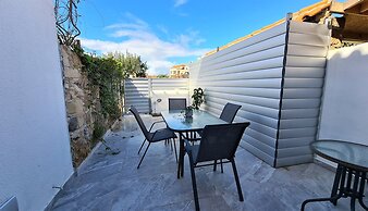 Paphos Light House Apartment