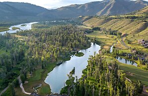 The Sylvan Lodge at Snake River Sporting Club