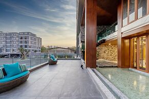 Orion Hotel & Residence