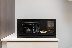 Orion Hotel & Residence