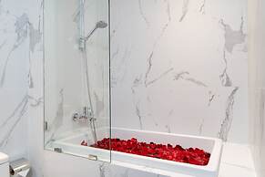 Orion Hotel & Residence