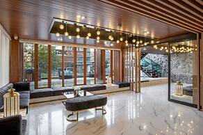 Orion Hotel & Residence