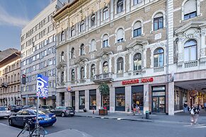 Huge Apartment in the city center