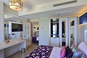 Azura Deluxe Resort & Spa