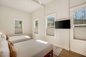 Stirling All Suites Hotel