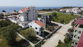 Adaya Karşı Otel