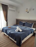 Adaya Karşı Otel