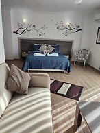 Adaya Karşı Otel
