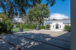 Oyster Bay Boutique Hotel