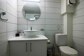 Phaedrus Living City View Fountain Court 113