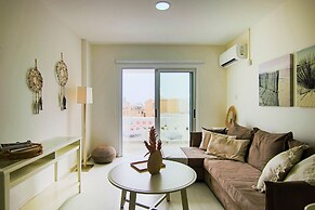 Phaedrus Living City View Fountain Court 113