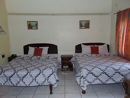 Tropical Court Hotel