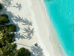 Avani+ Fares Maldives Resort