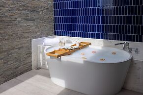 Avani+ Fares Maldives Resort