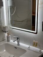 Arial Penthouse Suites