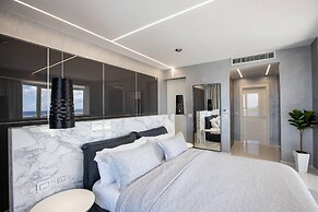 Serenity Penthouse - The Pinnacle of Luxury