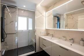 Serenity Penthouse - The Pinnacle of Luxury