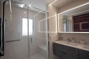 Serenity Penthouse - The Pinnacle of Luxury