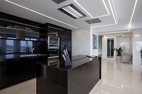 Serenity Penthouse - The Pinnacle of Luxury